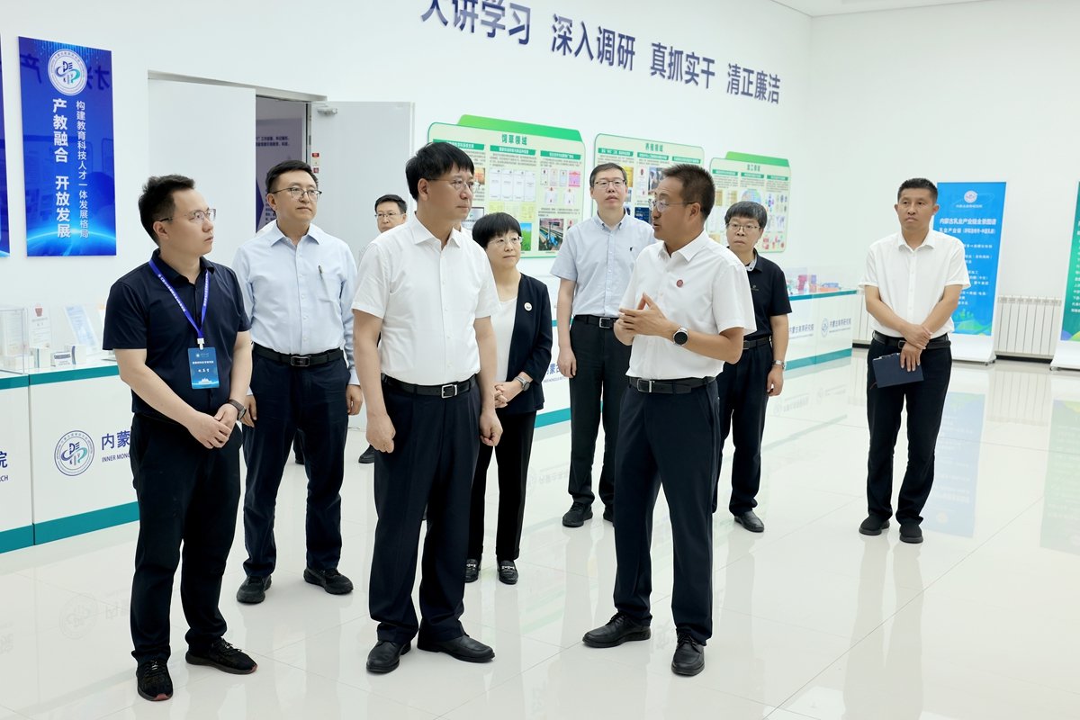 副校长杜晓东代表两校签署《开元ky8